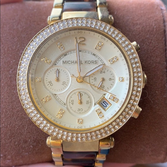 🎉HOST PICK🎉 MK Parker Tortoise Gold-Tone Watch - Picture 4 of 5